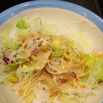 松屋 - ゴマドレッシングを少し。