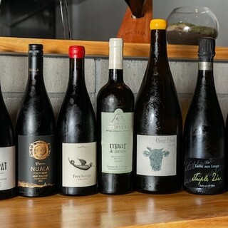 スペインを中心とした厳選ワインやペアリングが楽しめる日本酒も