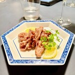 ワイノログ - 牛タンとマコモダケの塩レモン炒め