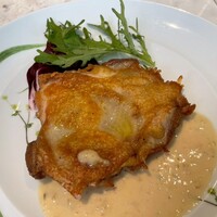 VALON TOKYO 錦糸町 - ハーブチキンのソテー ソースヴァンブラン ¥1,958-(税込)