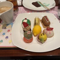 ロビーラウンジ 「マーブルラウンジ」 ヒルトン東京 - 