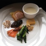 この日のシェフのきまぐれメニュー パスタA&B共通 前菜盛り合わせ♪