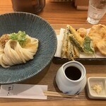 切麦や 甚六 西新宿成子店 - 