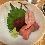 梅佶 - 赤身1切れ、中トロ2切れ、大トロ2切れ。とっても美味しいです。
