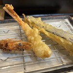 揚げたて天ぷら から天 - 神の海老　頭　　　　　神の海老　　　なすび