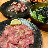 ホルモン焼肉 富や 栄店 - 