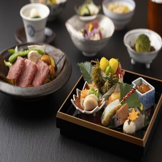 完全個室で幹事様安心の飲み放題付きプランは￥13,200～