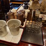 宗平 - お茶は配膳されますが、お水と珈琲はセルフです