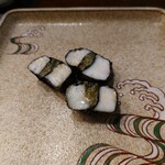 潟潟ヤ - マナガツオとネギ味噌の海苔巻き