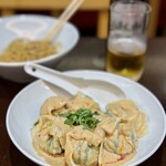 上海ワンタン王 - 荠菜饂飩　1080円