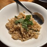 カルネジーオ イースト - 