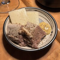 カルネジーオ イースト - 