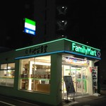 ファミリーマート - 店舗前