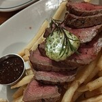 brooklyn first diner - ステーキ、ポテトたっぷりでソースも美味しい