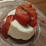 brooklyn first diner - 伝わりにくいですが、大きいので、２人で1個で十分満足