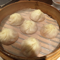 京鼎樓 HANARE店 - 小籠包6個  830円