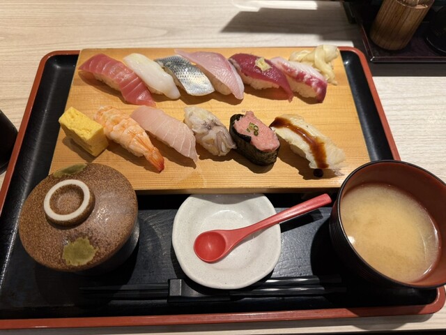 Sushi Uogashi Nihon Ichi Mita Ten photo 4