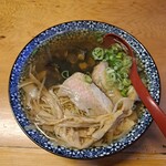 串とろ - しじみラーメン～青森県十和田湖産しじみ、自家製チャーシュー、税込み1,500円
