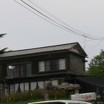 ラ フォンテ - アップルヒル駐車場を正面に見て、左の奥の小高い所に♪