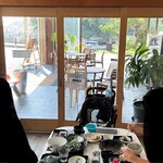 堂ヶ島食堂 - 1階のテラス席。