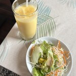 Asian Restaurant SITA - ドリンク付きでマンゴーラッシーにしました
