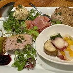 W Yokohama The Wine Hall - 前菜5種盛り合わせ