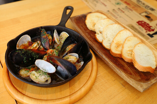 ローカルキッチン レイルズアキタ（LOCAL KITCHEN＿RAILS AKITA） - 秋田（ダイニングバー）の写真