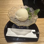 博多もつ鍋 やま中 - 