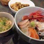 Robata Juen - 海鮮丼、らっかせい