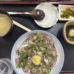 魚市場食堂 - 鯵たたき丼
