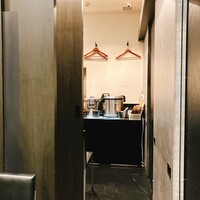 くずしわしょく 香季庵 日本橋 - 個室からビュッフェ部屋をのぞむ くずしわしょく 香季庵 日本橋 - 個室からビュッフェ部屋をのぞむ