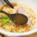 らーめん かねかつ - しょうゆらーめん1100円