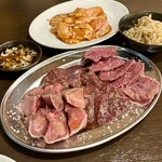 ホルモン焼千歳 大森駅前店 - 