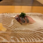 金澤 鮨 洋次郎 - 三の箱から　あじ