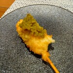 串揚げ あとわ - 串揚げ ささみの京抹茶大根おろしのせ