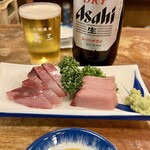魚三酒場 - ぶり刺し