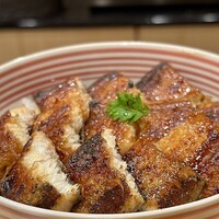 櫻木 - 鰻丼！
                    櫻木さんの焼く地焼きの鰻丼、めちゃくちゃ美味しいのです！！