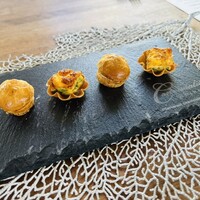 コンヴィヴィアリテ・イチノセ - グジェールハム、白エビと青さのりのキッシュ