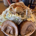 豚の穴 - ラーメン小 野菜まし、にんにくまし、脂ましまし 1100円！マヨネーズ＆一味 on