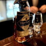 ブルーラベル - OLD FIELD'S BLUE LABEL Blended Scotch Whiskey 1970-1980's 760ml 43%
                                お店の名前の由来となった輸出用オールドボトルです(^^)