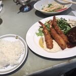 タカセ - 「ハンバーグ&エビフライ」（1,900圓）
      「Bセット（ライスまたはパン、ドリンク附）」（＋400圓）
      ライスを選擇、ドリンクは食後にホットコーヒー。