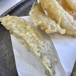 食事処 万祝 - 茎ワカメの天ぷら