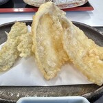 食事処 万祝 - キスと茎ワカメの天ぷら