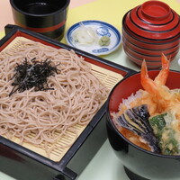 ランチ　天丼とせいろそば