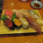 大真 - お任せ握り（中トロ、ボタンエビ、〆いわし、いくら、うに、鮑、本マグロ）