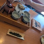 台湾茶館 - セットのお茶。今回も2種類選ばせてもらいました。やっぱり美味しい四季春