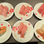 にぎりの徳兵衛 - ズワイガニ　大トロ　中トロ　赤身　ぼたん海老　中トロ