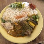 キッチン アンド カリー - 【４種盛りカレーご飯大盛り】