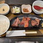 牛たんと和牛焼 青葉苑 - 