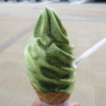 朝搾りソフトクリーム titi 藤井牧場 - ソフトクリームワッフル、ミックス￥260